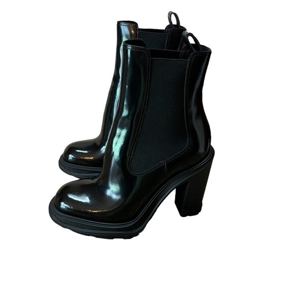 Alexander McQueen Tread Heeled Patent Leather Chelsea Boot NEW EU 36.5 US 6.5 - Picture 5 of 14